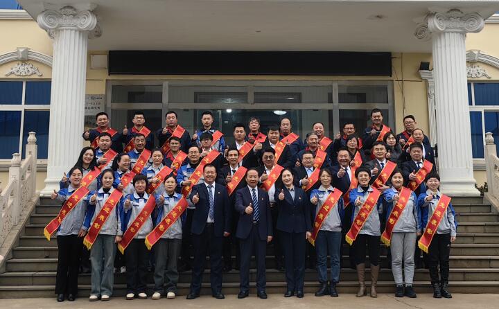 超！多！獎(jiǎng)！山東金格瑞隆重召開(kāi)2023年度總結(jié)表彰大會(huì)！.jpg